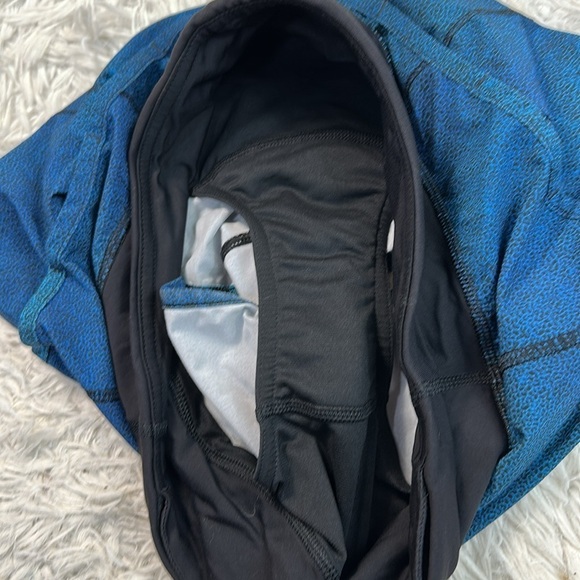 Lululemon Speed Short (4-way Stretch 2.5") Super Natural Blue Multi / Black - Picture 3 of 6